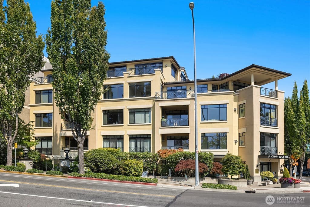 Photo of 210 Market Street #304, Kirkland, WA 98033 (MLS # 2569242)