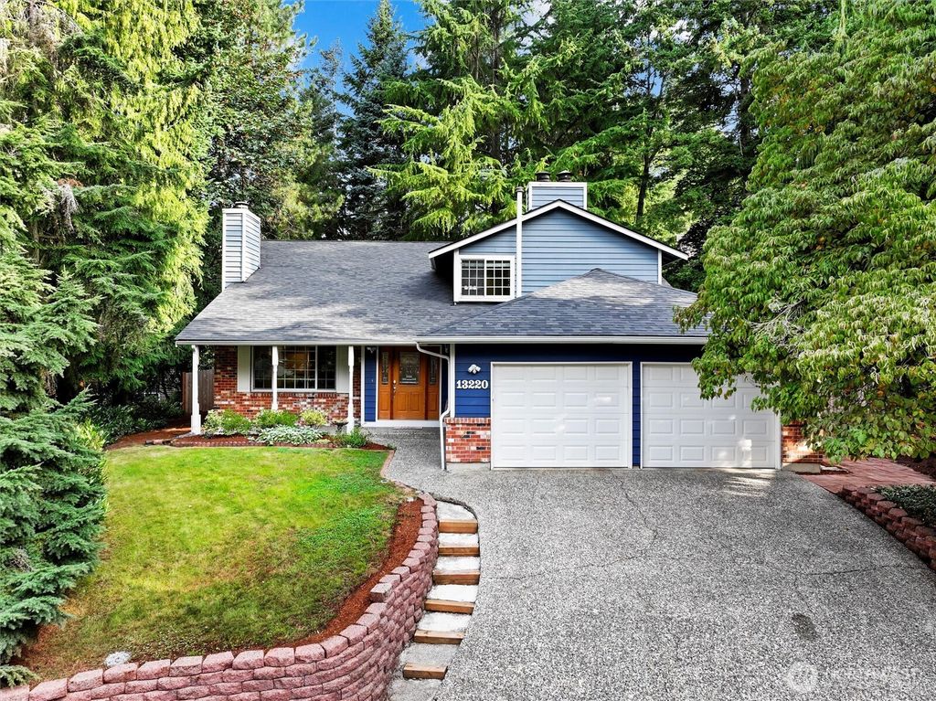 Photo of 13220 SE 52nd Place, Bellevue, WA 98006 (MLS # 2428515)