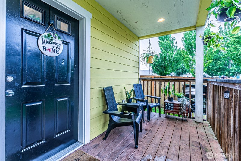 106 2nd Street NE