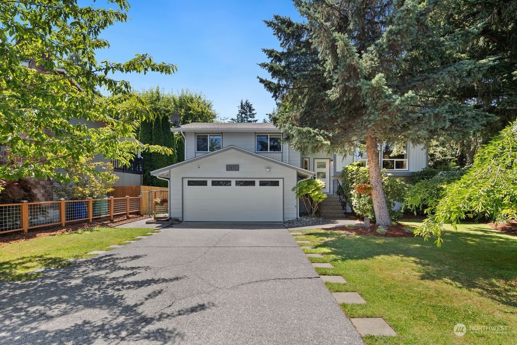 Photo of 1611 Index Court SE, Renton, WA 98058 (MLS # 2264823)