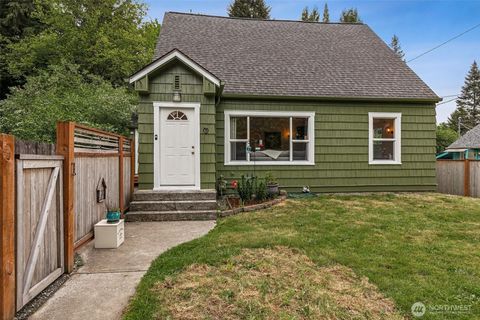 Photo of 1022 Brawne Avenue NW, Olympia, WA 98502 (MLS # 2524634)