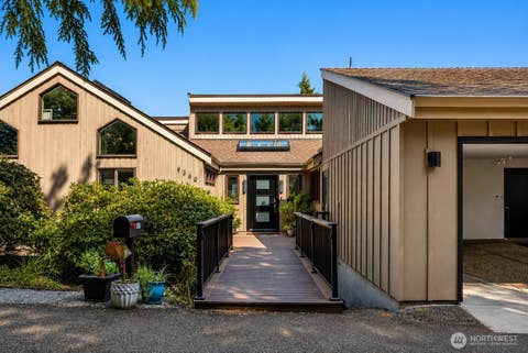 Photo of 9360 Mercerwood Drive Drive, Mercer Island, WA 98040 (MLS # 2571706)