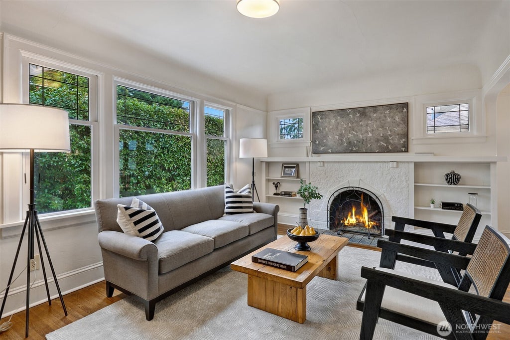 Photo of 2305 NW 85th Street, Seattle, WA 98117 (MLS # 2591793)