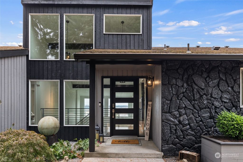 Photo of 1726 63rd Avenue NE, Federal Way, WA 98422 (MLS # 2282250)