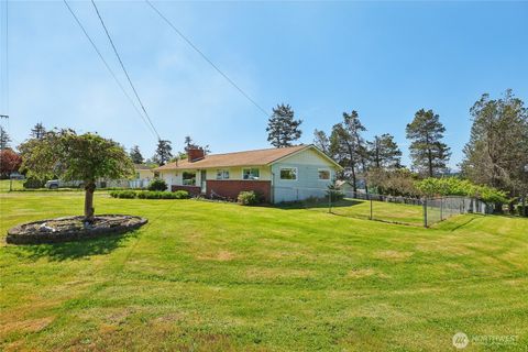 1313 Orchard Loop Oak Harbor WA 98277