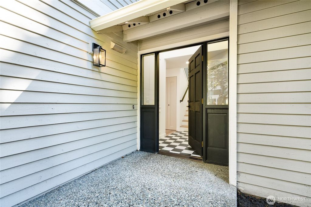 Photo of 4204 243rd Place SE, Sammamish, WA 98029 (MLS # 2441709)