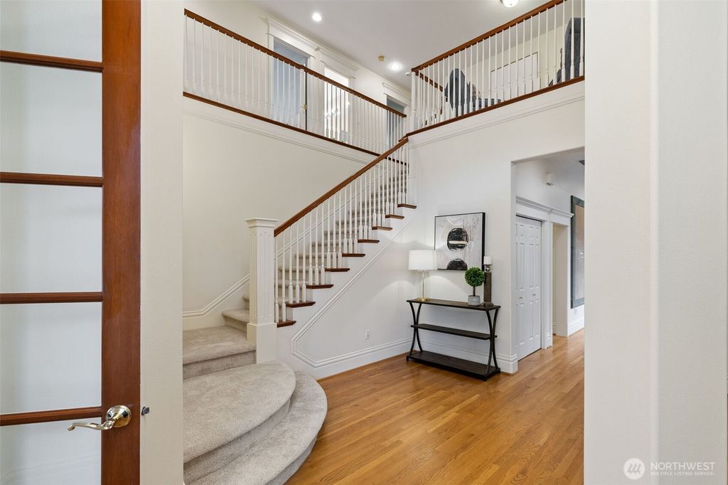 Photo of 2728 206th Terrace NE, Sammamish, WA 98074 (MLS # 2385587)