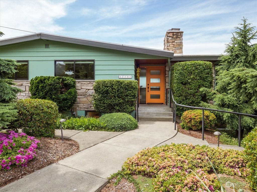 Photo of 17705 3rd Place SW, Normandy Park, WA 98166 (MLS # 2101782)