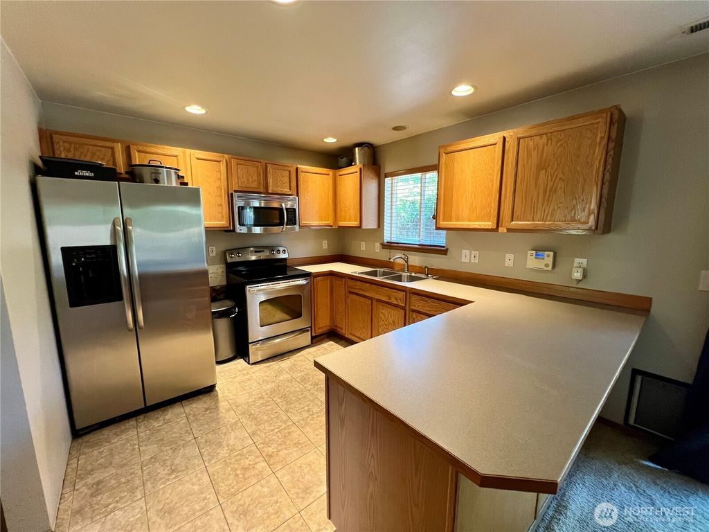 Photo of 302 Hemming Way, Granite Falls, WA 98252 (MLS # 2405138)