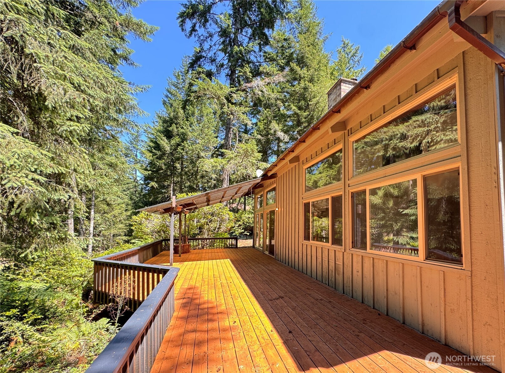 110 E Rhododendron Lane