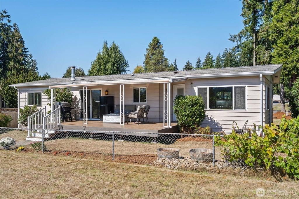 Photo of 22518 Cedarview Drive E DR, Bonney Lake, WA 98391 (MLS # 2583056)