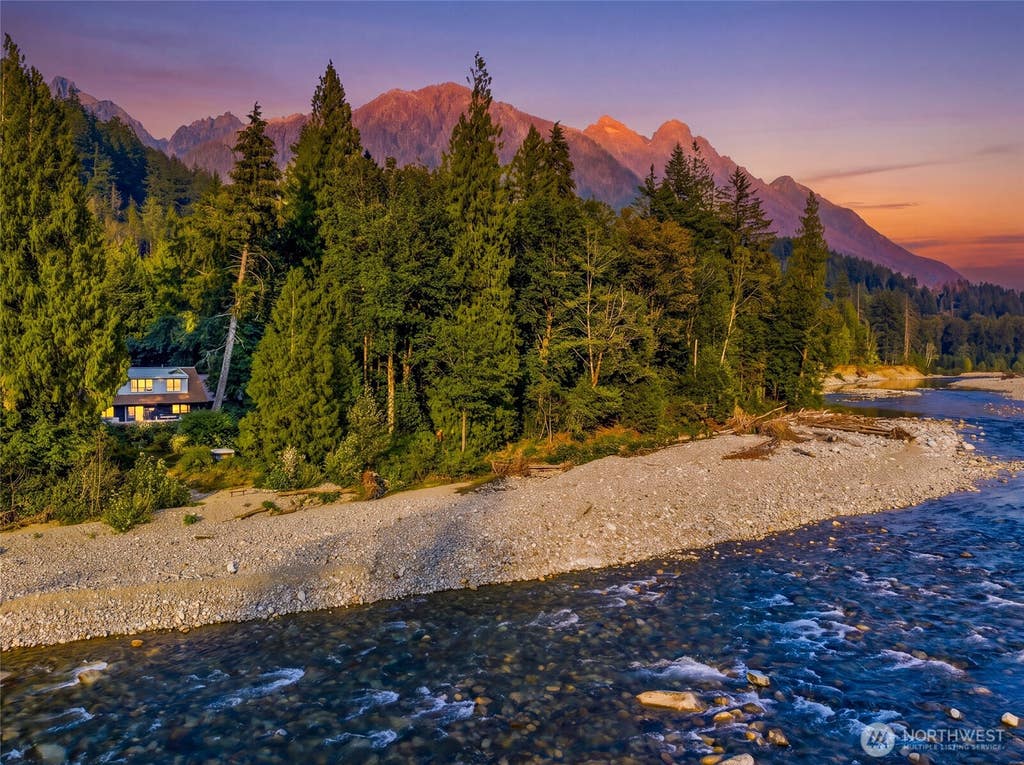 Photo of 53920 State Route 2, Gold Bar, WA 98251 (MLS # 2567131)