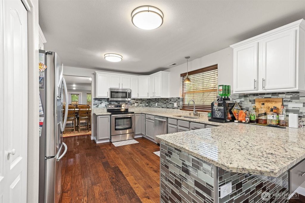 Photo of 5647 Black Lake Boulevard SW, Olympia, WA 98512 (MLS # 2496742)