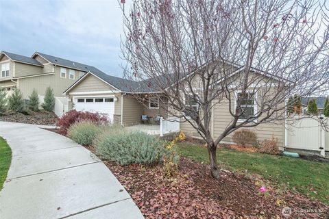 Photo of 1738 Skylar Court, Wenatchee, WA 98801 (MLS # 2457979)