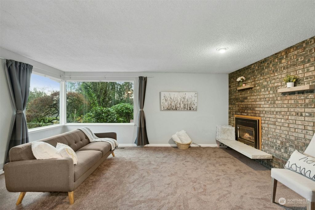 Photo of 27033 150th Place SE, Kent, WA 98042 (MLS # 2313776)