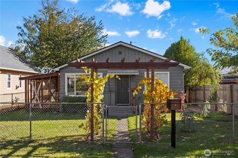 Photo of 1206 J Street, Centralia, WA 98531 (MLS # 2437851)