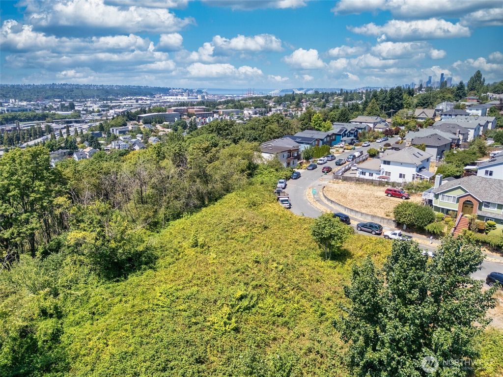 Photo of 2005 S Raymond Street, Seattle, WA 98108 (MLS # 2499608)