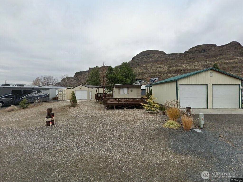 Photo of 947 Hunter Avenue SW, Quincy, WA 98848 (MLS # 2500744)