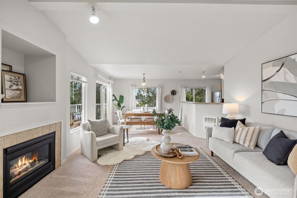 Photo of 710 240TH Way SE #F-301, Sammamish, WA 98074 (MLS # 2481822)