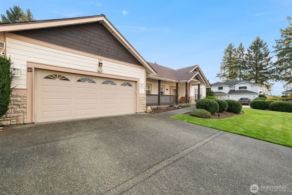 Photo of 9069 Eagle Point Loop Road SE, Lakewood, WA 98498 (MLS # 2506429)