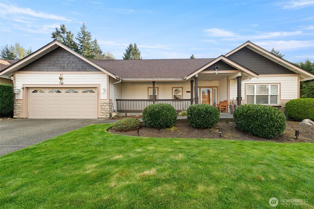 Photo of 9069 Eagle Point Loop Road SE, Lakewood, WA 98498 (MLS # 2506429)