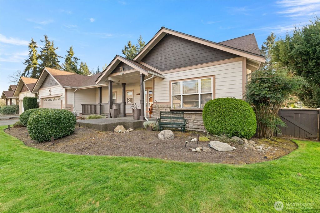 Photo of 9069 Eagle Point Loop Road SE, Lakewood, WA 98498 (MLS # 2506429)