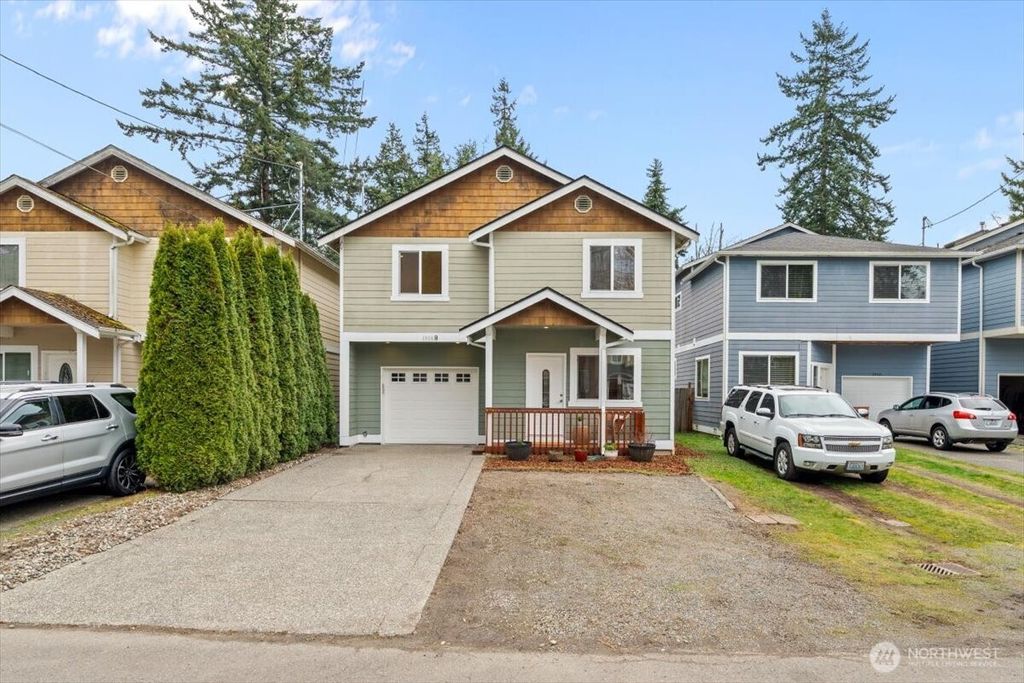 Photo of 1908 98th Place SW #B, Everett, WA 98204 (MLS # 2487765)