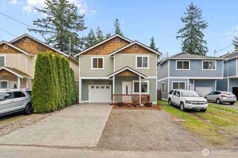 Photo of 1908 98th Place SW #B, Everett, WA 98204 (MLS # 2487765)