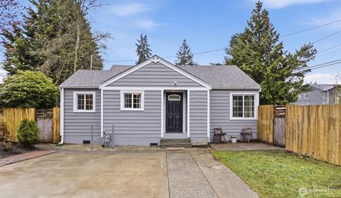 Photo of 317 SW 124th Street, Seattle, WA 98146 (MLS # 2494254)