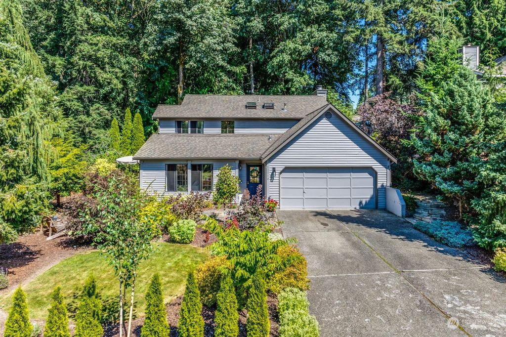 Photo of 13710 178th Avenue NE, Redmond, WA 98052 (MLS # 2266447)