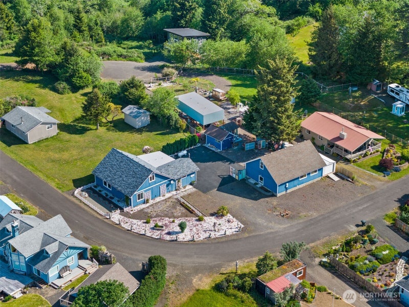 4 Bayshore Road