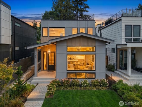 Photo of 246 5th Avenue W, Kirkland, WA 98033 (MLS # 2585029)