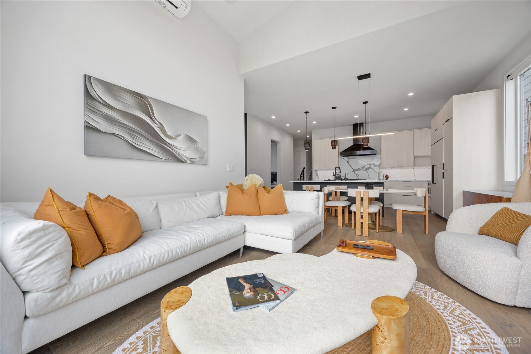 246 5th Avenue W