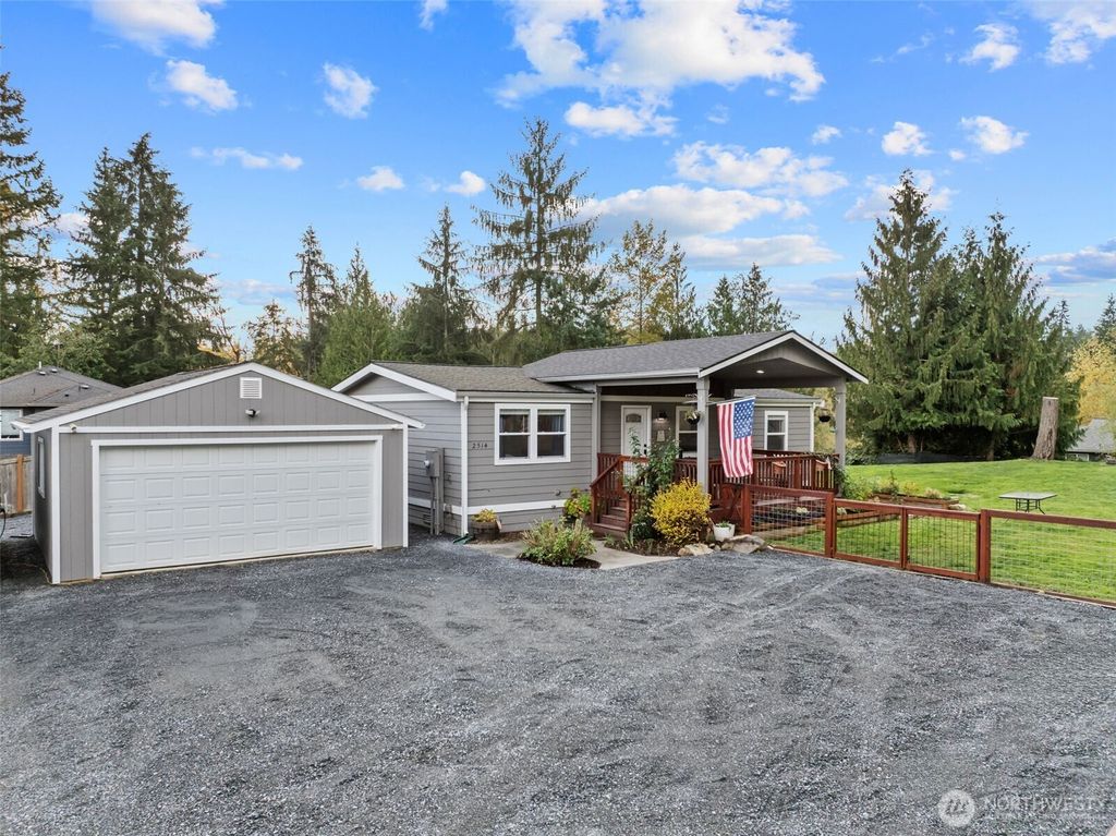 Photo of 2514 103rd Avenue SE, Lake Stevens, WA 98258 (MLS # 2446976)