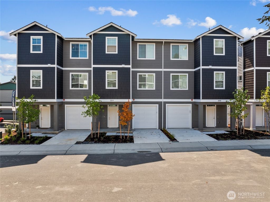 Photo of 3874 Constellation Loop Loop, Bremerton, WA 98310 (MLS # 2477634)