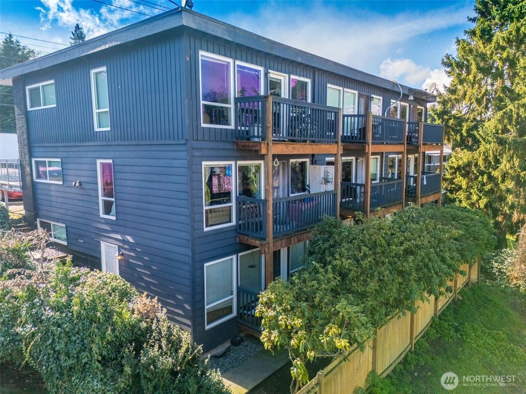 Photo of 840 W Nickerson Street, Seattle, WA 98119 (MLS # 2508089)