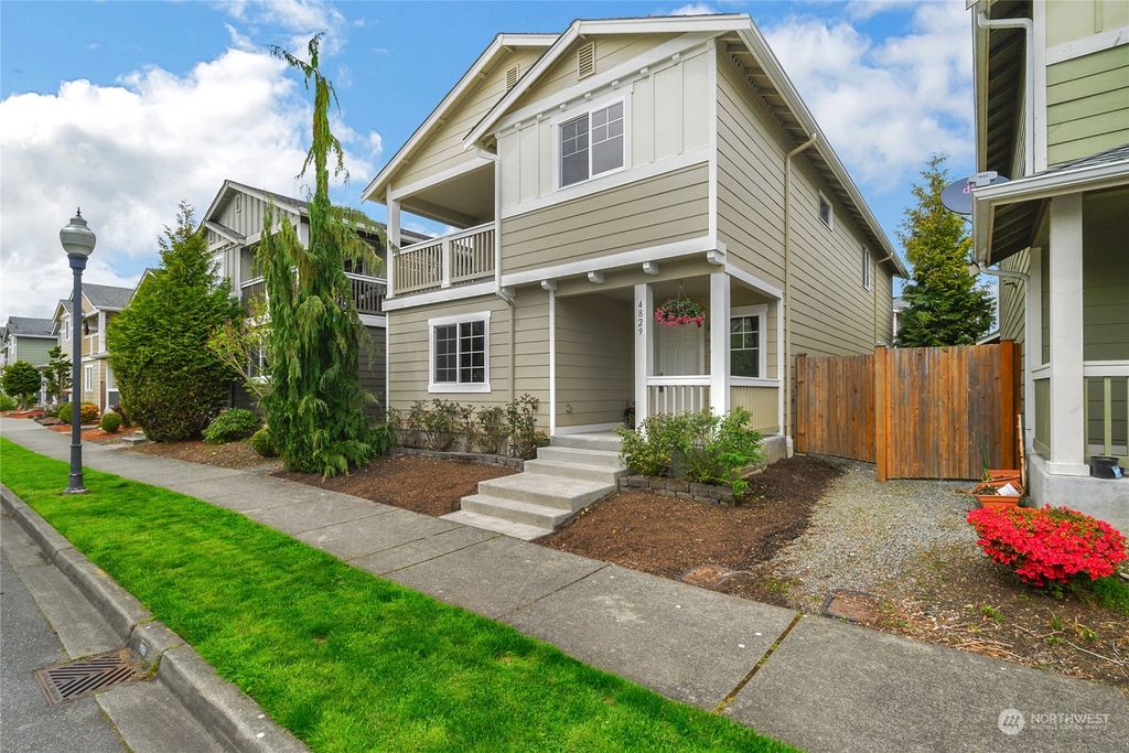 Photo of 4829 146th Place NE, Marysville, WA 98271 (MLS # 2072634)