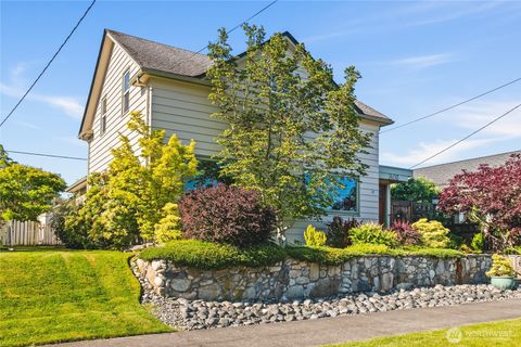 Photo of 1605 9th Street, Anacortes, WA 98221 (MLS # 2546959)