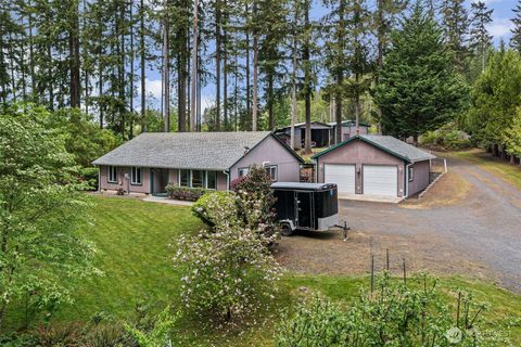 Photo of 414 Chilvers Rd RD #D, Chehalis, WA 98532 (MLS # 2523784)