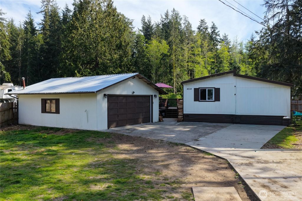 Photo of 4514 Alamo Way, Oak Harbor, WA 98277 (MLS # 2517758)