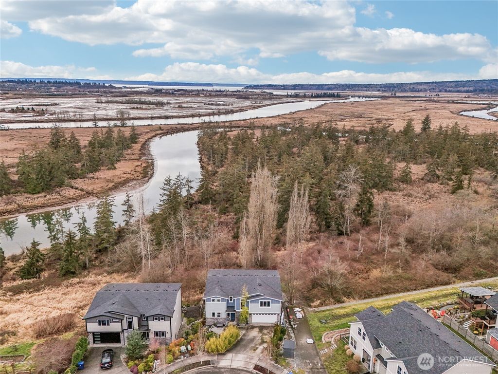 Photo of 6012 37th Place NE, Marysville, WA 98270 (MLS # 2332549)