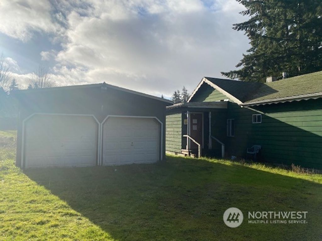 Photo of 34112 35th Avenue SW, Federal Way, WA 98023 (MLS # 2317659)