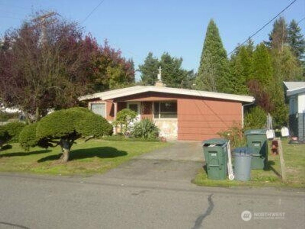 Photo of 3704 South 192nd Street, SeaTac, WA 98188 (MLS # 2463605)