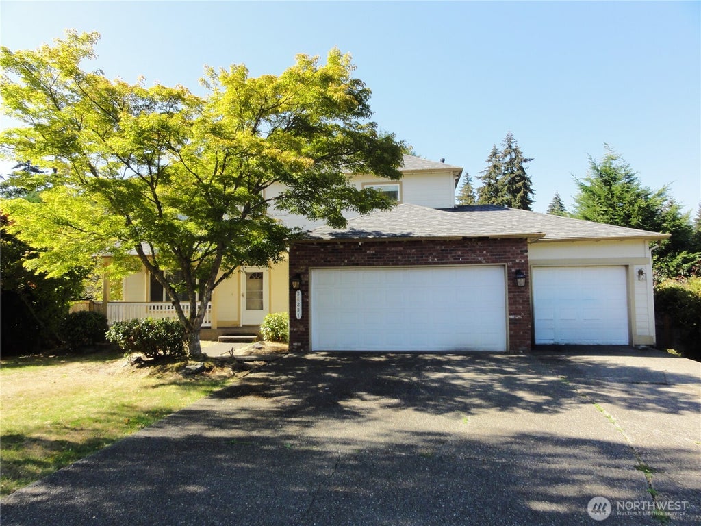 Photo of 34231 31st Avenue SW, Federal Way, WA 98023 (MLS # 2584554)