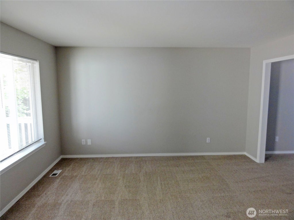 Photo of 34231 31st Avenue SW, Federal Way, WA 98023 (MLS # 2584554)
