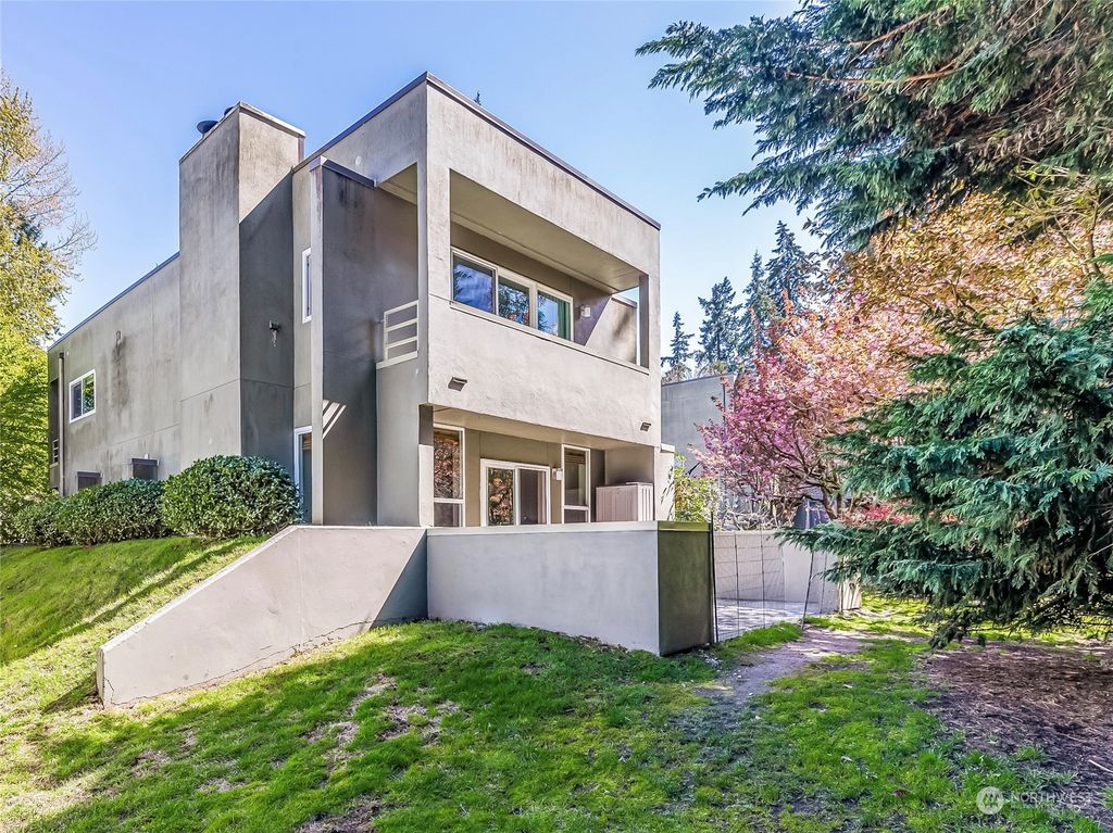 Photo of 17001 Inglewood Road NE #N101, Kenmore, WA 98028 (MLS # 2059876)