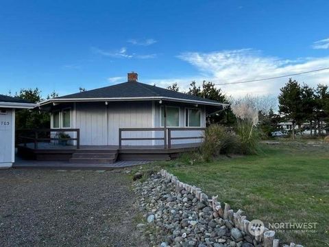 Photo of 703 325th Place, Ocean Park, WA 98640 (MLS # 2302161)