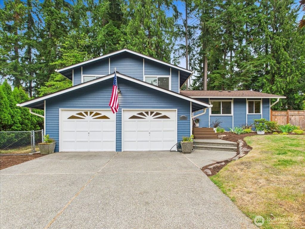 Photo of 15011 SE 143rd Place, Renton, WA 98059 (MLS # 2396100)