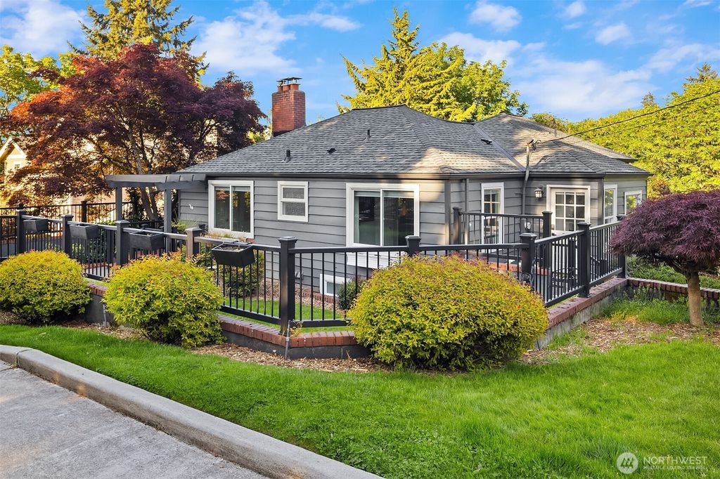 Photo of 2702 4th Avenue W, Seattle, WA 98119 (MLS # 2515634)