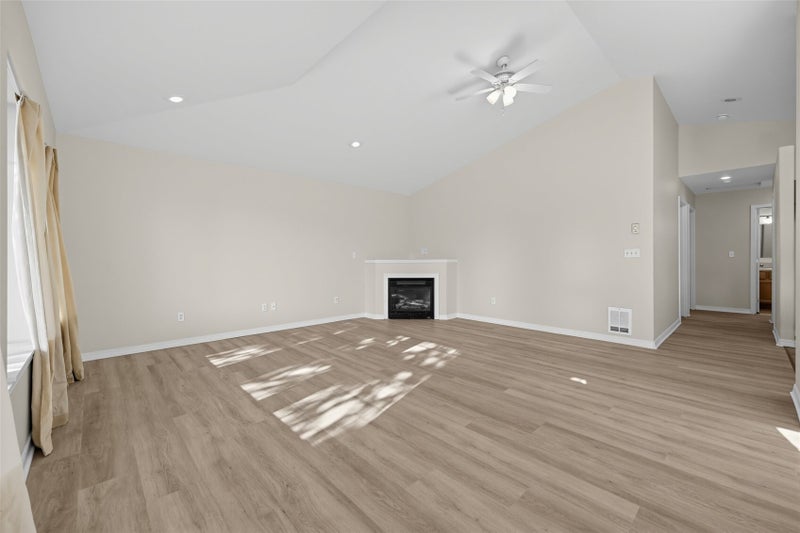 666 Island Circle SE